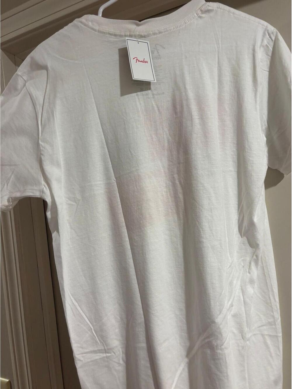 Fender Graphic Tee – White Guitar Logo Shirt (NWT) Medium - Picture 3 of 5